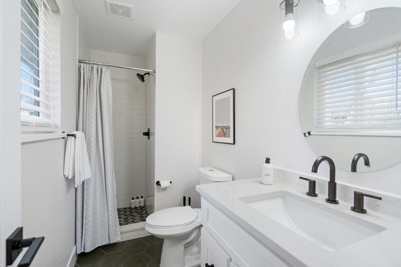@ Marbella - Spacious And Modern Home In Arvada Exterior photo