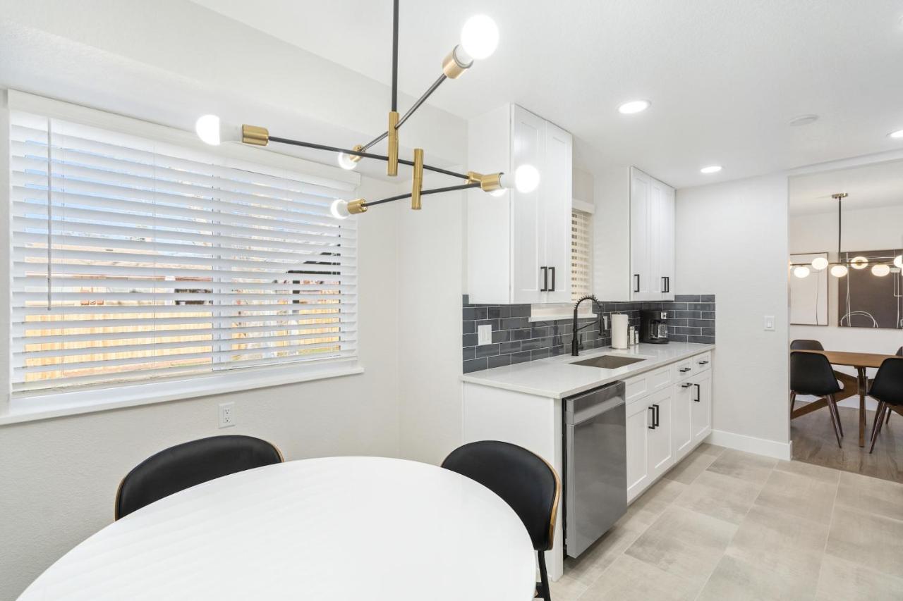 @ Marbella - Spacious And Modern Home In Arvada Exterior photo
